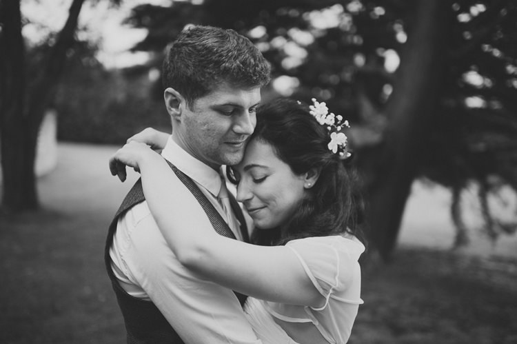 Pretty Summery Yellow Barn Wedding http://www.mattpenberthy.com/