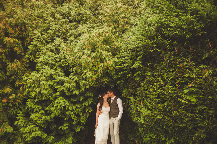 Pretty Summery Yellow Barn Wedding http://www.mattpenberthy.com/