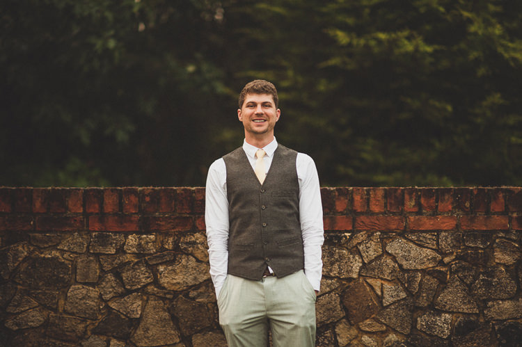 Pretty Summery Yellow Barn Wedding http://www.mattpenberthy.com/