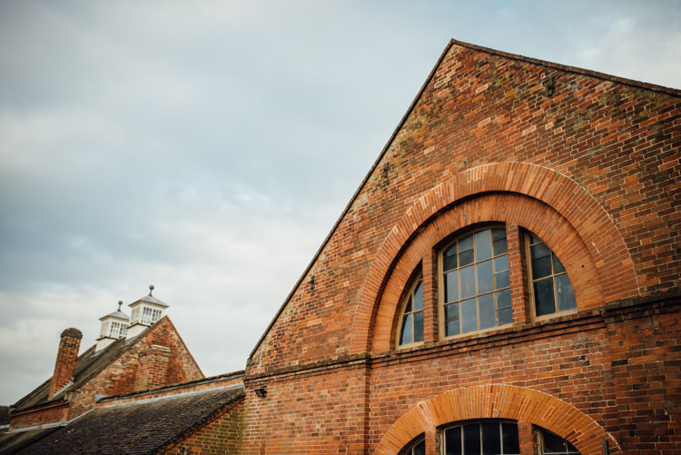 Natural Mismatched Home Made Wedding http://www.mattbrownphotography.co.uk/