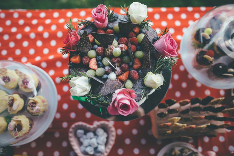 Festival Country Outdoor Wedding http://shootingsuzie.com/