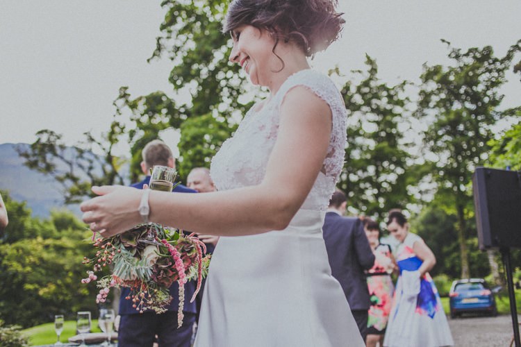 Natural Beautiful Autumn Outdoor Wedding http://www.johnelphinstonestirling.com/