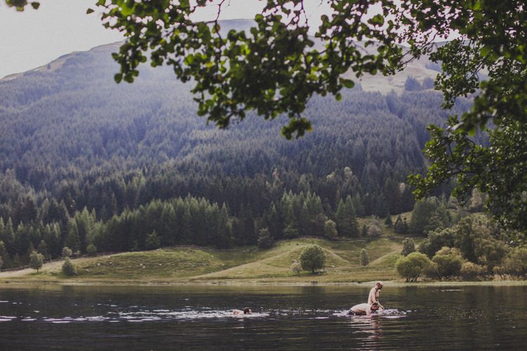Natural Beautiful Autumn Outdoor Wedding http://www.johnelphinstonestirling.com/