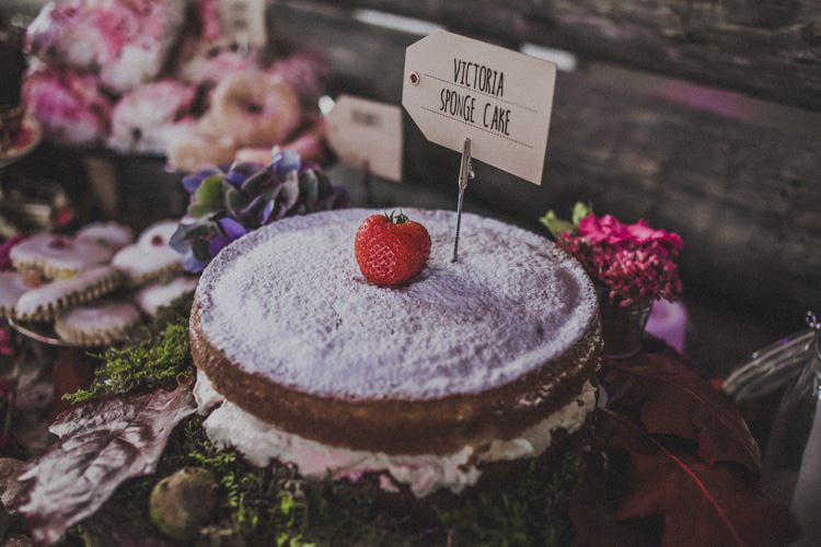 Victoria Sponge Cake Natural Beautiful Autumn Outdoor Wedding http://www.johnelphinstonestirling.com/