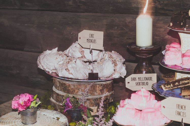 Natural Beautiful Autumn Outdoor Wedding http://www.johnelphinstonestirling.com/