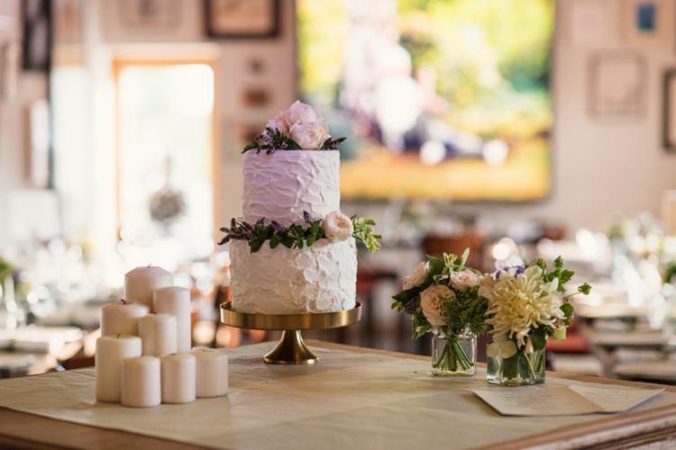 Butter Cream Cake White Flowers Modern Quirky Country Art Gallery Wedding http://www.babbphoto.com/