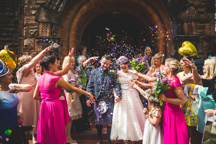 Confetti Throw DIY Pink Gold Quirky Wedding http://photography34.co.uk/