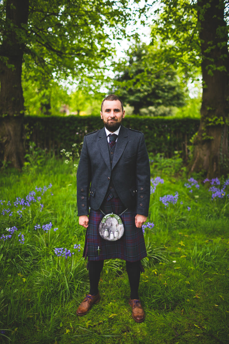 Kilt Groom DIY Pink Gold Quirky Wedding http://photography34.co.uk/