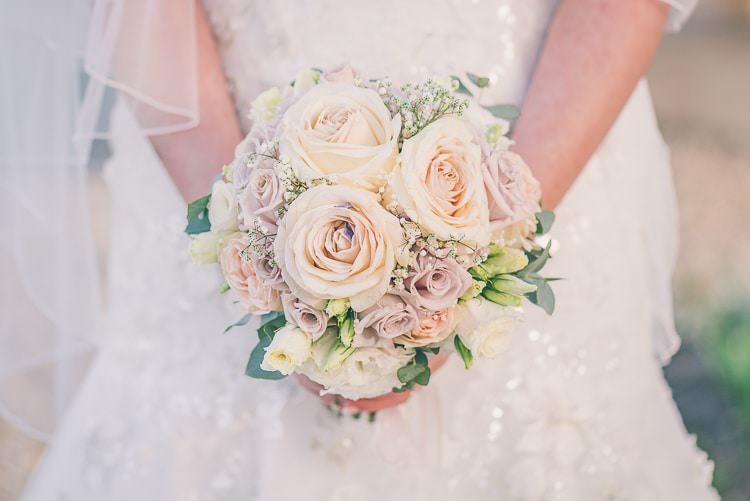 Bouquet Flowers Bride Bridal Blush Pink Rose Gold Barn Wedding http://www.robtarren.co.uk/