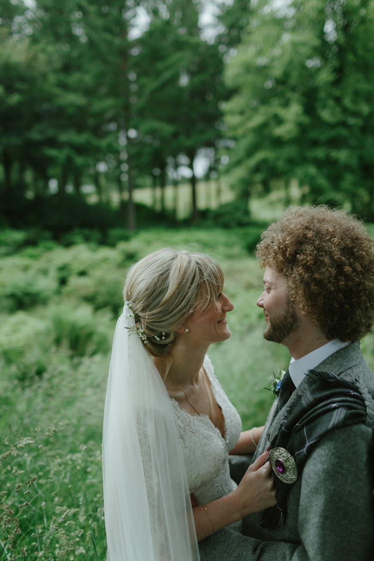 Bride Bridal Flowers Hair Veil Pastel Summer Marquee Country Estate Wedding http://www.rooftopmosaic.com/
