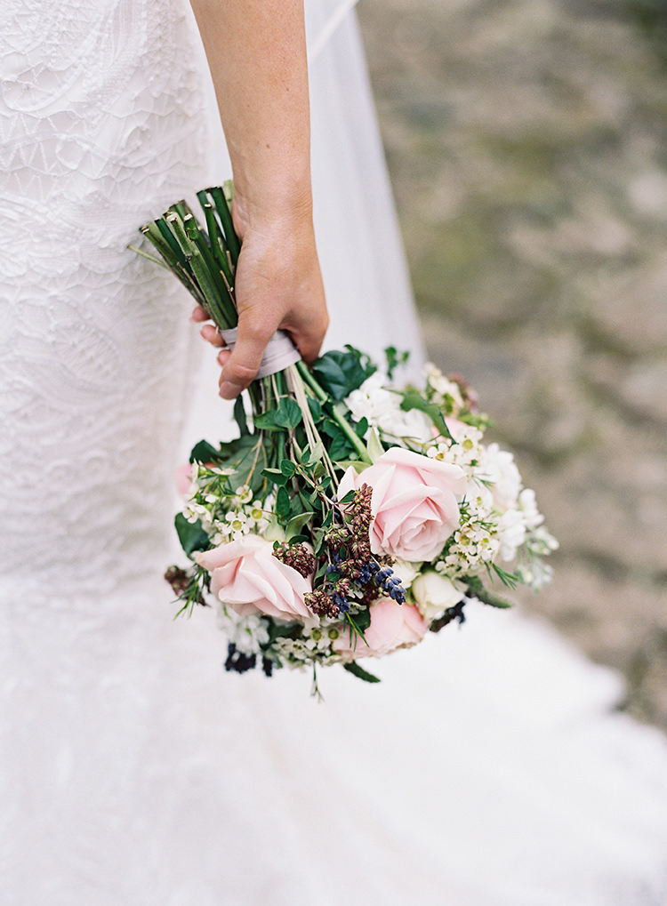 Bouquet Flowers Lavender Roses Bride Bridal Pretty Floral Wonderland DIY Wedding http://www.victoriaphippsphotography.co.uk/