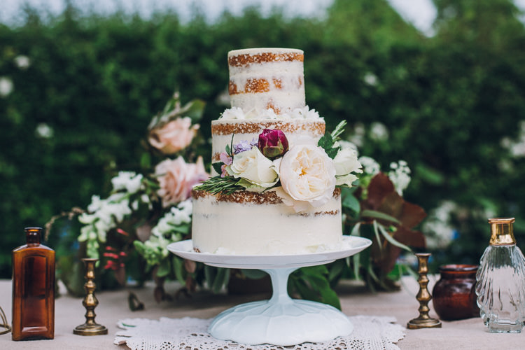 Naked Buttercream Cake Layer Sponge Flowers Soft Natural Woodland Wedding Ideas http://www.matthoranphotography.com/