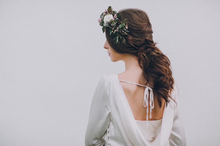 Soft Natural Woodland Wedding Ideas http://www.matthoranphotography.com/