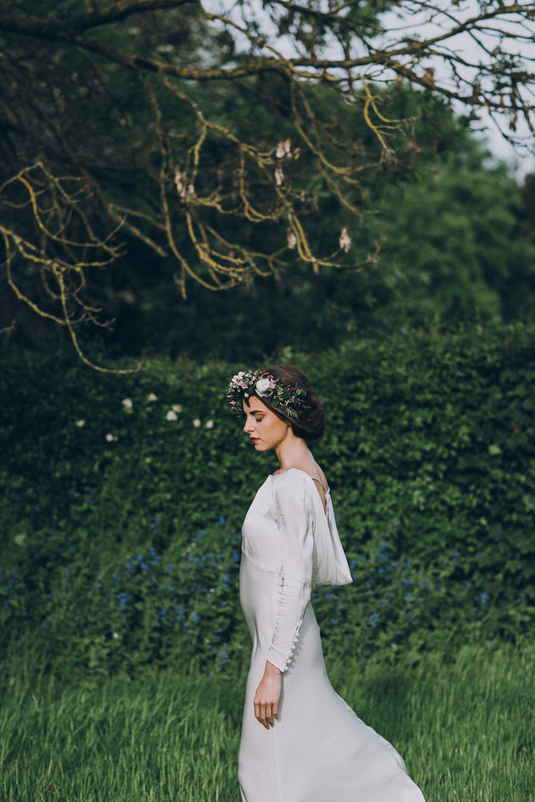 Soft Natural Woodland Wedding Ideas http://www.matthoranphotography.com/