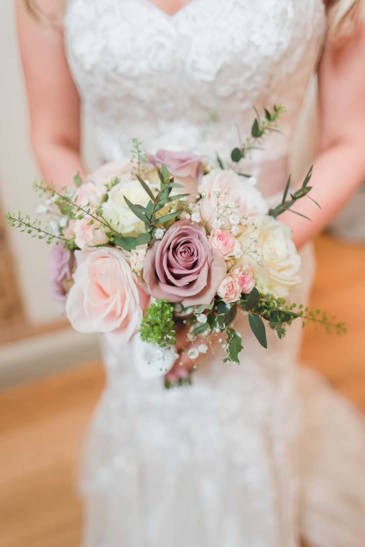 Rose Bouquet Bride Bridal Flowers Lilac Cream Pretty Pale Pink Country Barn Wedding http://kerriemitchell.co.uk/