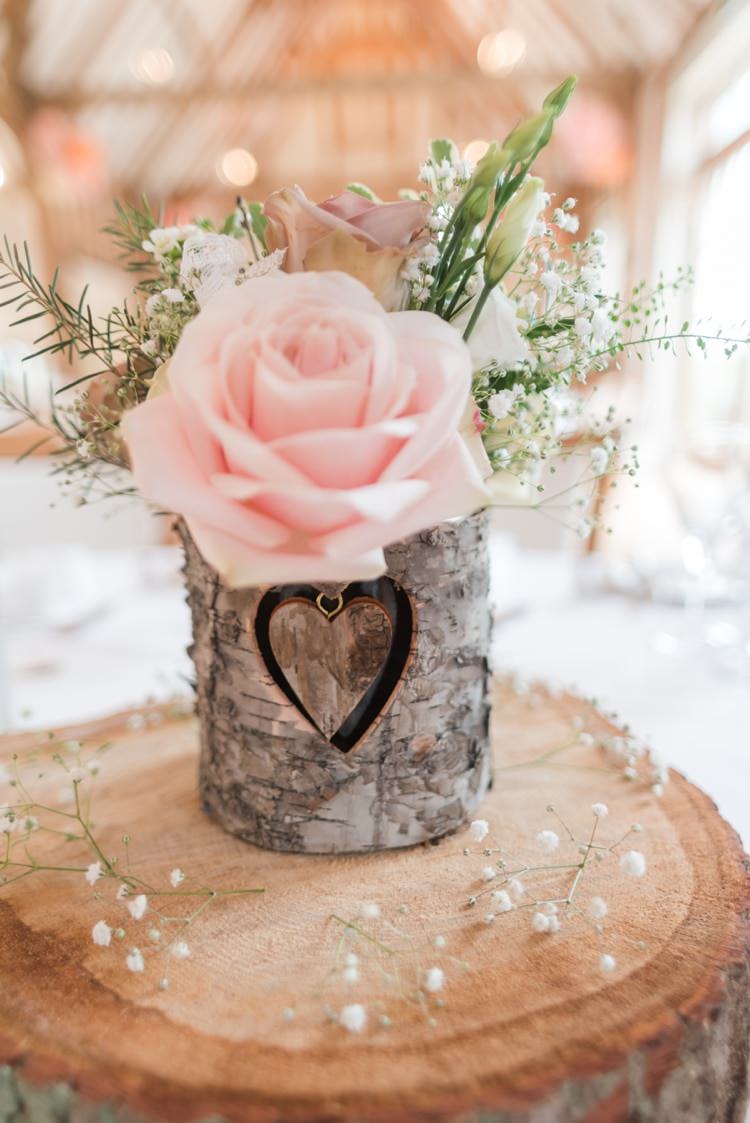 Heart Log Bark Flowers Slice Centrepiece Roses Decor Pretty Pale Pink Country Barn Wedding http://kerriemitchell.co.uk/