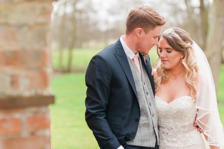 Pretty Pale Pink Country Barn Wedding http://kerriemitchell.co.uk/