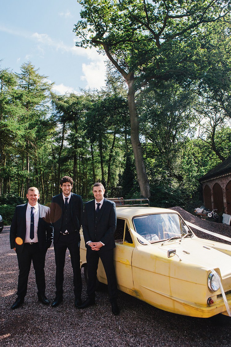 Rustic Woodland Floral Wedding http://kellyjphotography.co.uk/