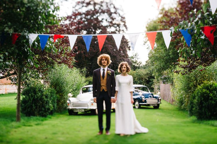 Vintage Home Made Farm Wedding http://www.honeyandthemoonphotography.co.uk/