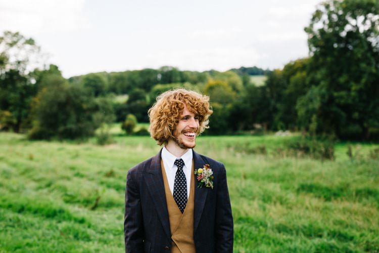 Vintage Home Made Farm Wedding http://www.honeyandthemoonphotography.co.uk/