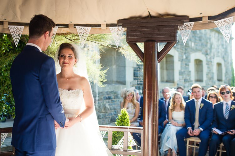 Beautiful Cliffside Floral Wedding http://karibellamy.com/