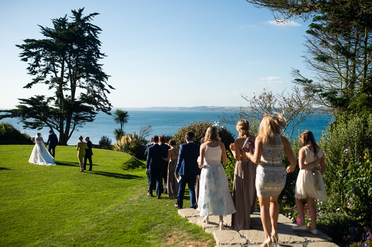 Beautiful Cliffside Floral Wedding http://karibellamy.com/