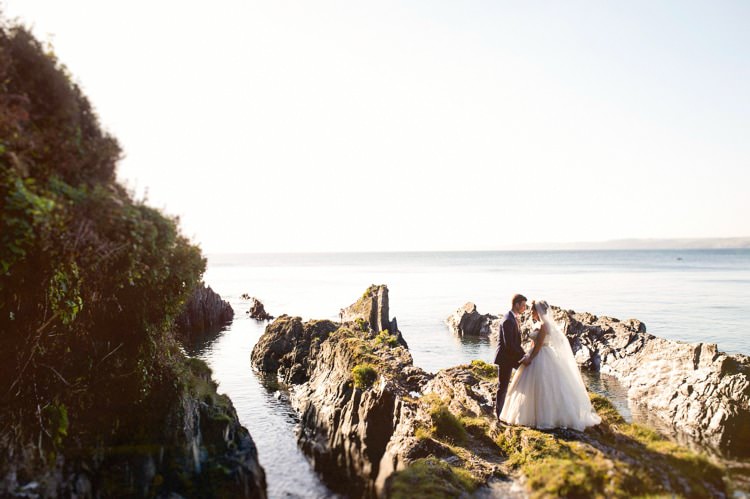Beautiful Cliffside Floral Wedding http://karibellamy.com/