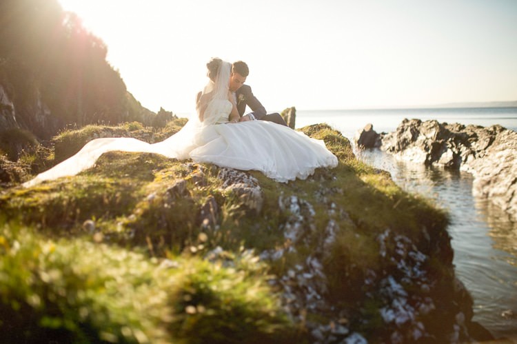 Beautiful Cliffside Floral Wedding http://karibellamy.com/