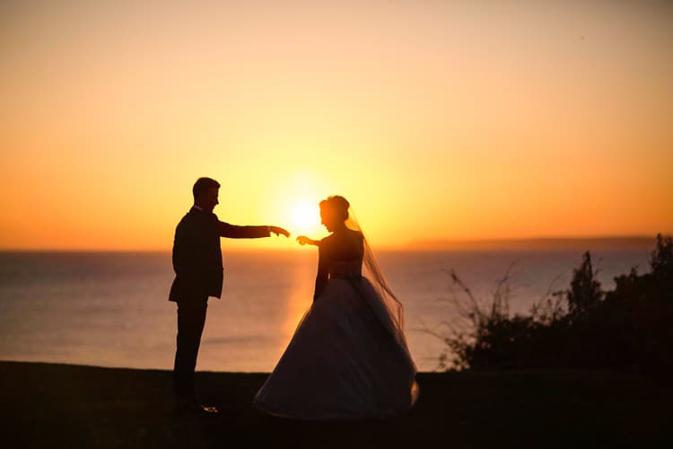 Beautiful Cliffside Floral Wedding http://karibellamy.com/
