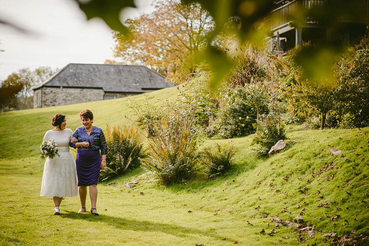 Intimate Outdoor Farmhouse Wedding http://www.abiriley.co.uk/