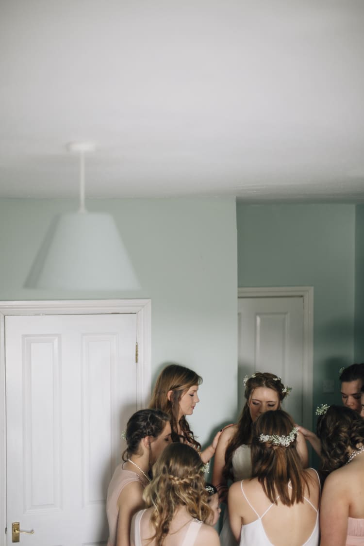 Wild Flowers Outdoors Heartfelt DIY Wedding http://www.mattandesther.co.uk/