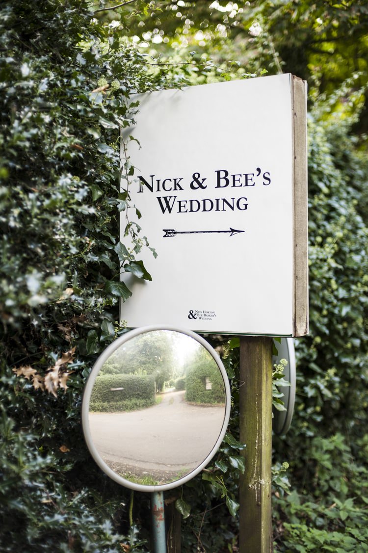 Vintage Cornflower Blue Wedding http://eleanorjaneweddings.co.uk/
