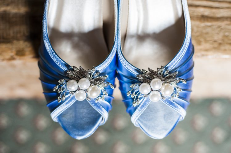 Vintage Cornflower Blue Wedding http://eleanorjaneweddings.co.uk/