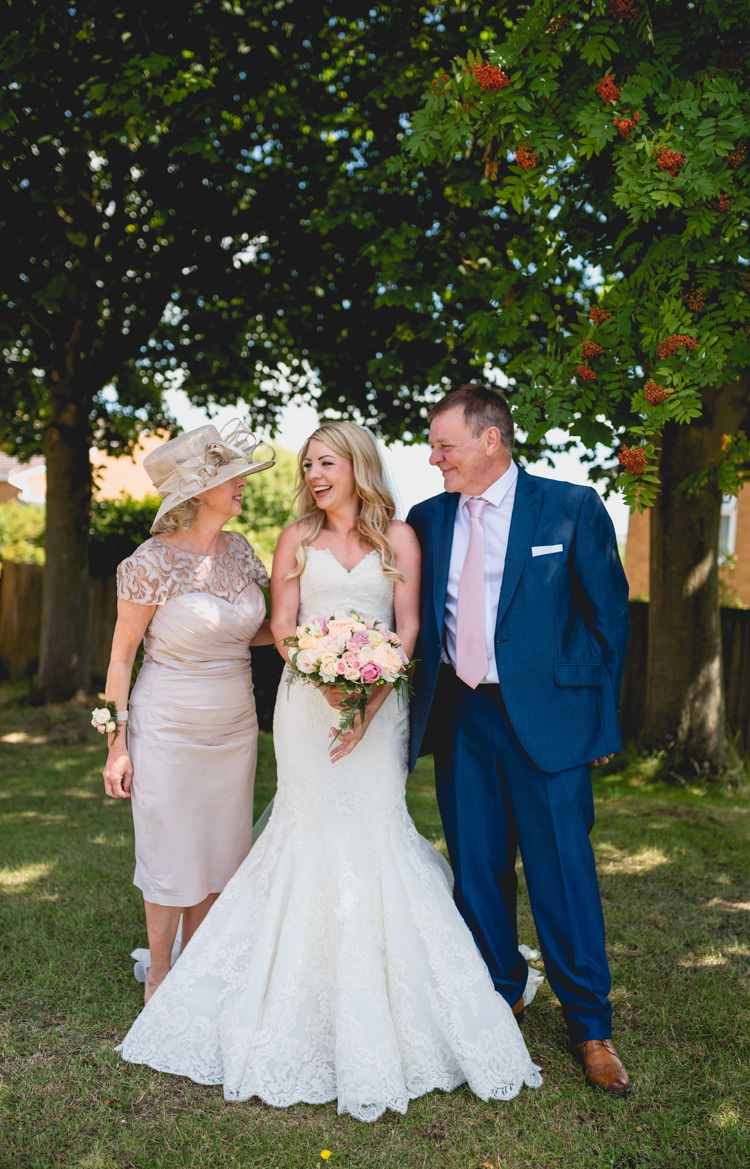 Classic Rustic Country Barn Wedding http://www.lisacarpenterphotos.com/