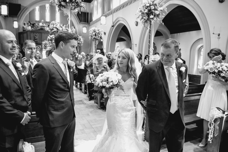 Classic Rustic Country Barn Wedding http://www.lisacarpenterphotos.com/