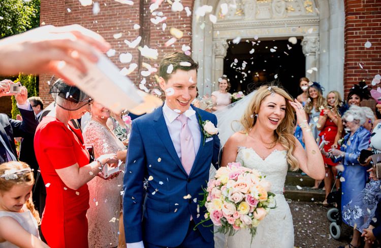Confetti Throw Classic Rustic Country Barn Wedding http://www.lisacarpenterphotos.com/