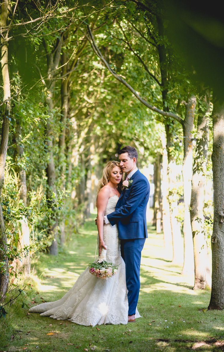 Classic Rustic Country Barn Wedding http://www.lisacarpenterphotos.com/