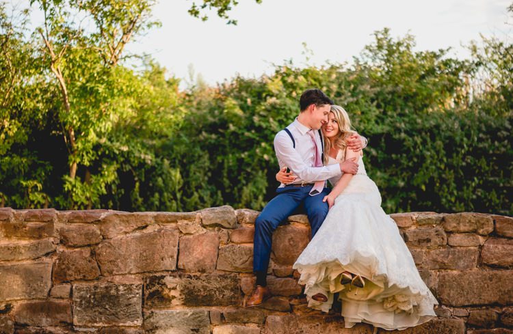 Classic Rustic Country Barn Wedding http://www.lisacarpenterphotos.com/