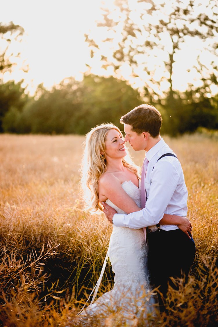 Classic Rustic Country Barn Wedding http://www.lisacarpenterphotos.com/