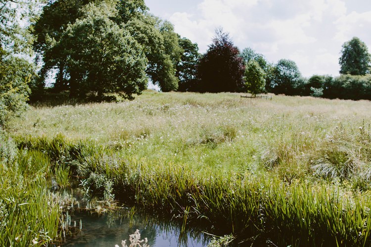 Romantic Pastel Countryside Wedding http://davidjenkinsphotography.com/