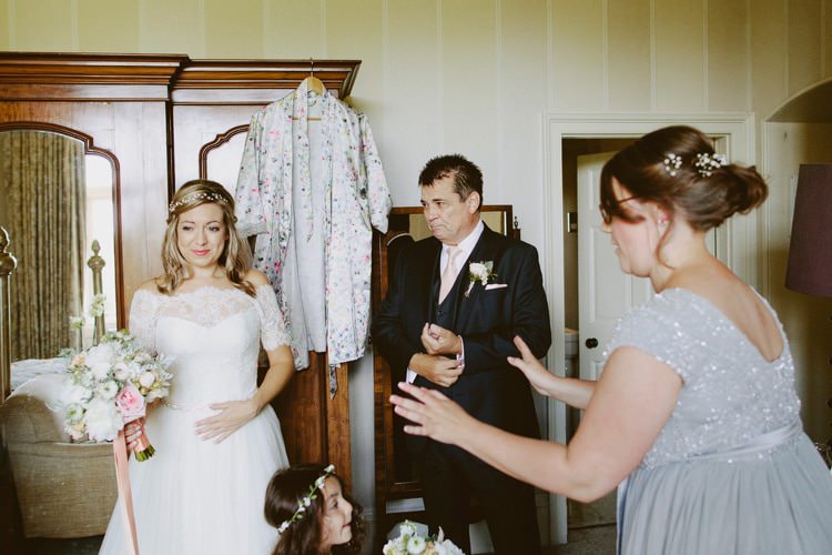 Romantic Pastel Countryside Wedding http://davidjenkinsphotography.com/