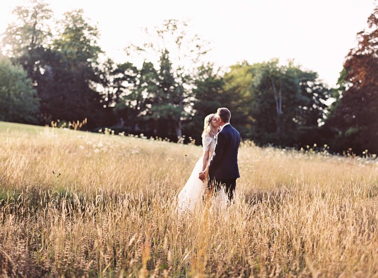 Romantic Pastel Countryside Wedding http://davidjenkinsphotography.com/