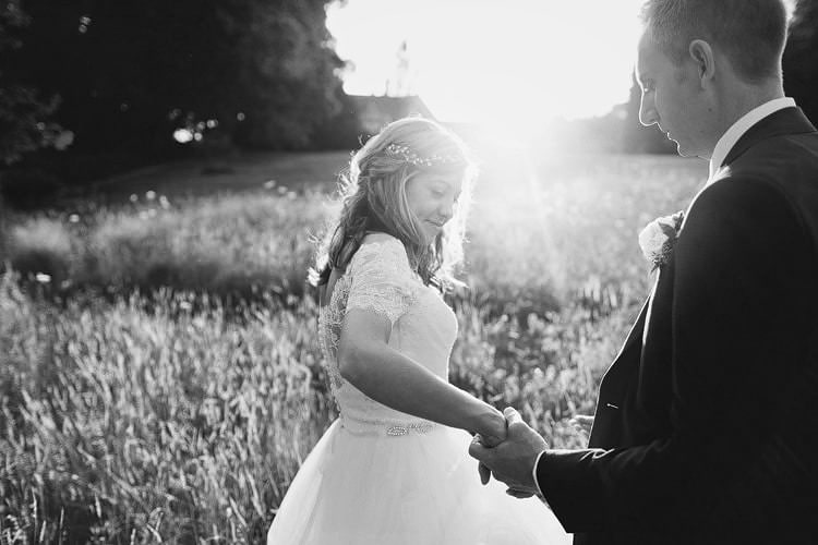 Romantic Pastel Countryside Wedding http://davidjenkinsphotography.com/
