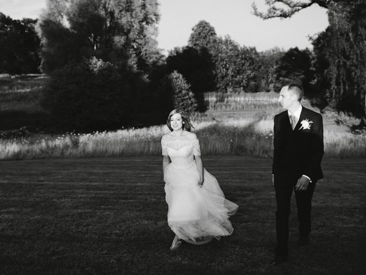 Romantic Pastel Countryside Wedding http://davidjenkinsphotography.com/