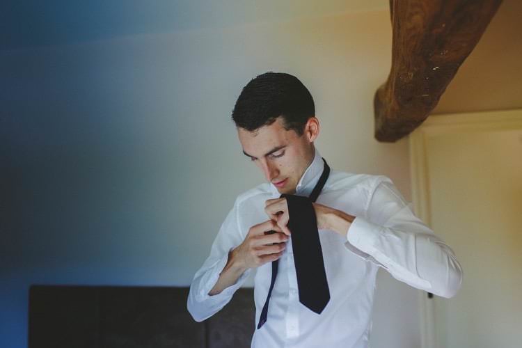 Fun DIY Back Garden Party Wedding http://www.motiejus.com/