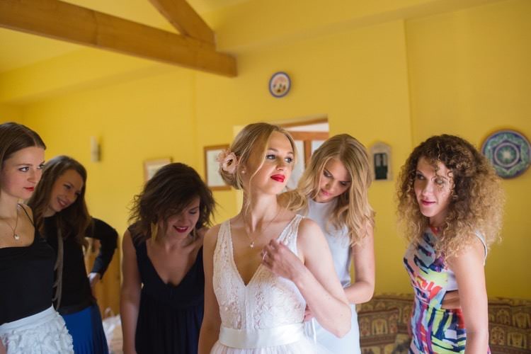Fun DIY Back Garden Party Wedding http://www.motiejus.com/