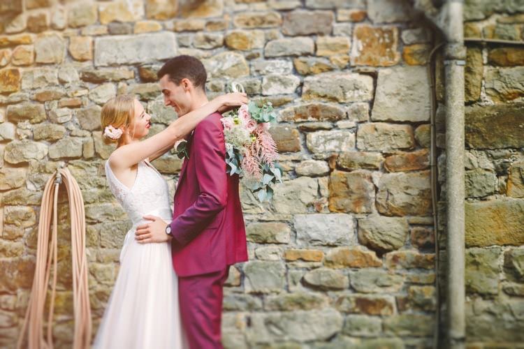 Fun DIY Back Garden Party Wedding http://www.motiejus.com/