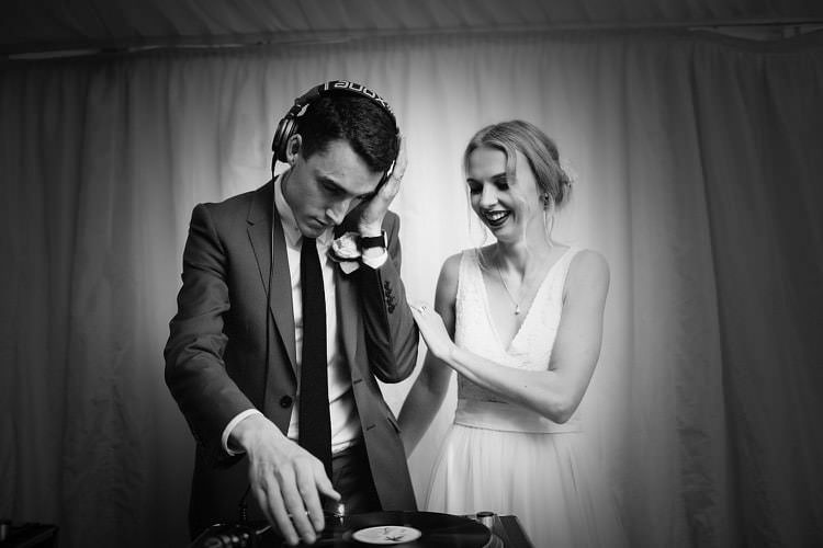 Fun DIY Back Garden Party Wedding http://www.motiejus.com/