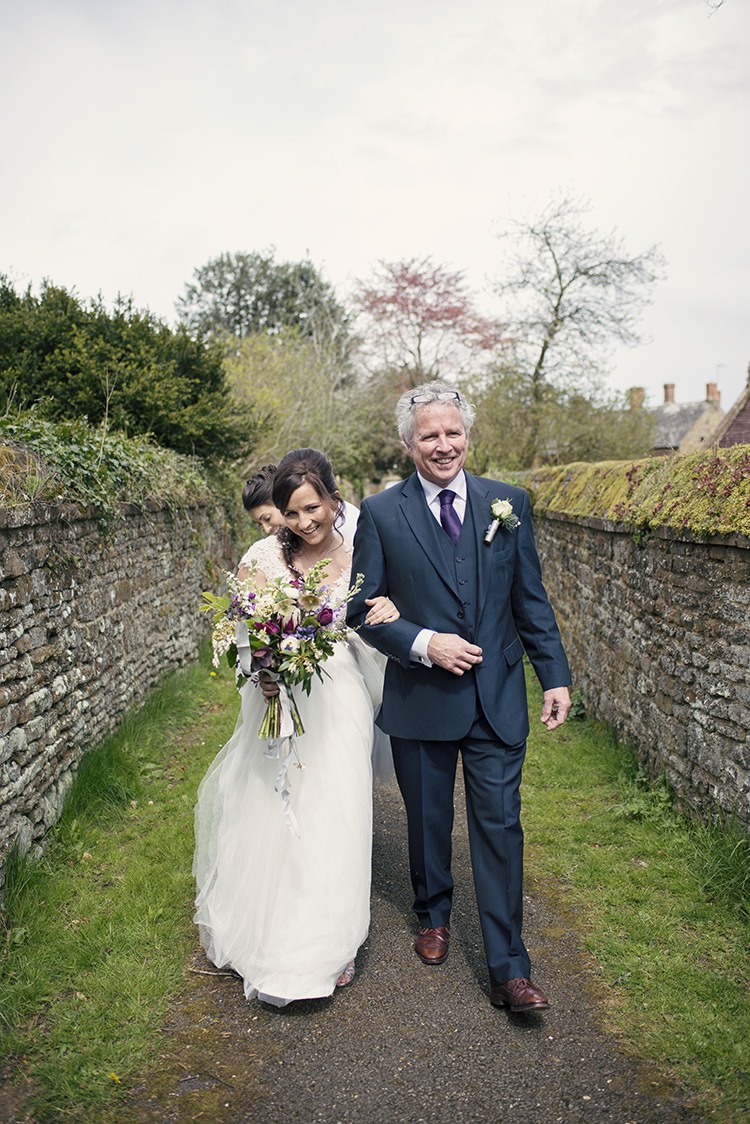 Romantic Country Tipi Wedding http://jodiecoolingphotography.com/
