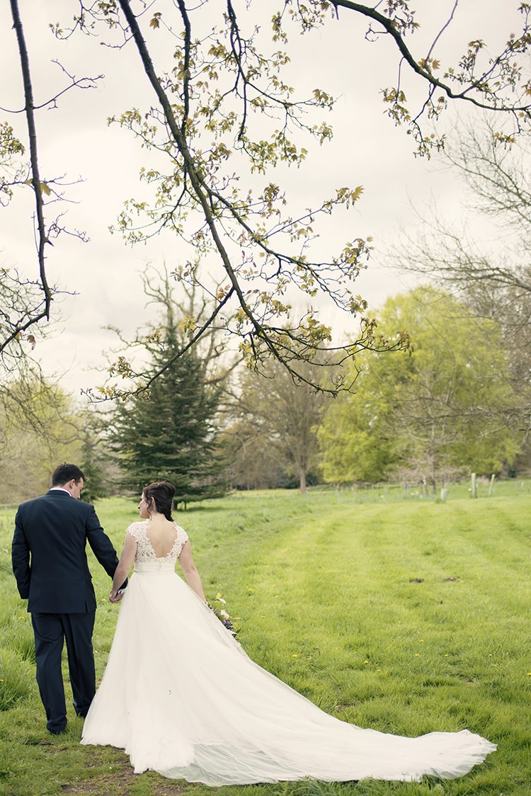 Romantic Country Tipi Wedding http://jodiecoolingphotography.com/